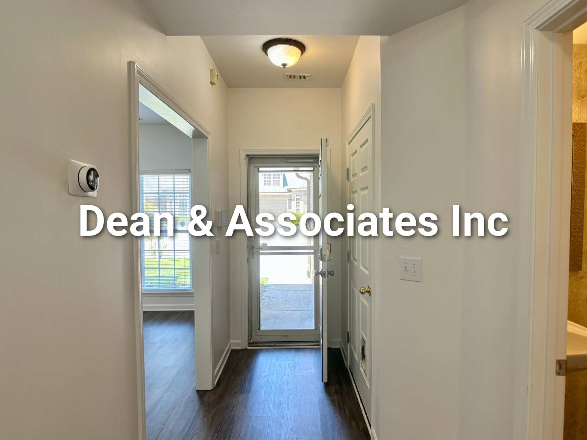 Front entry foyer with hardwood floors at 463 Reach Dr townhouse rental in Birmingham, Alabama